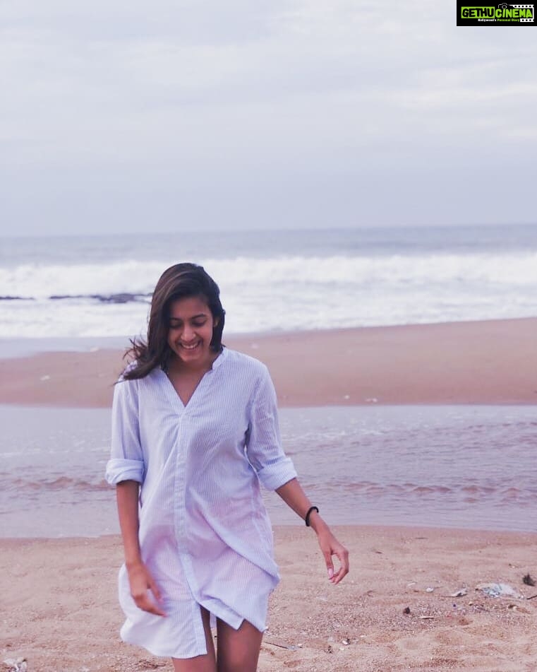 Niharika Konidela Instagram - Nothing like a good beach day! 😍 . 📸 Amma😘 Visakhapatnam