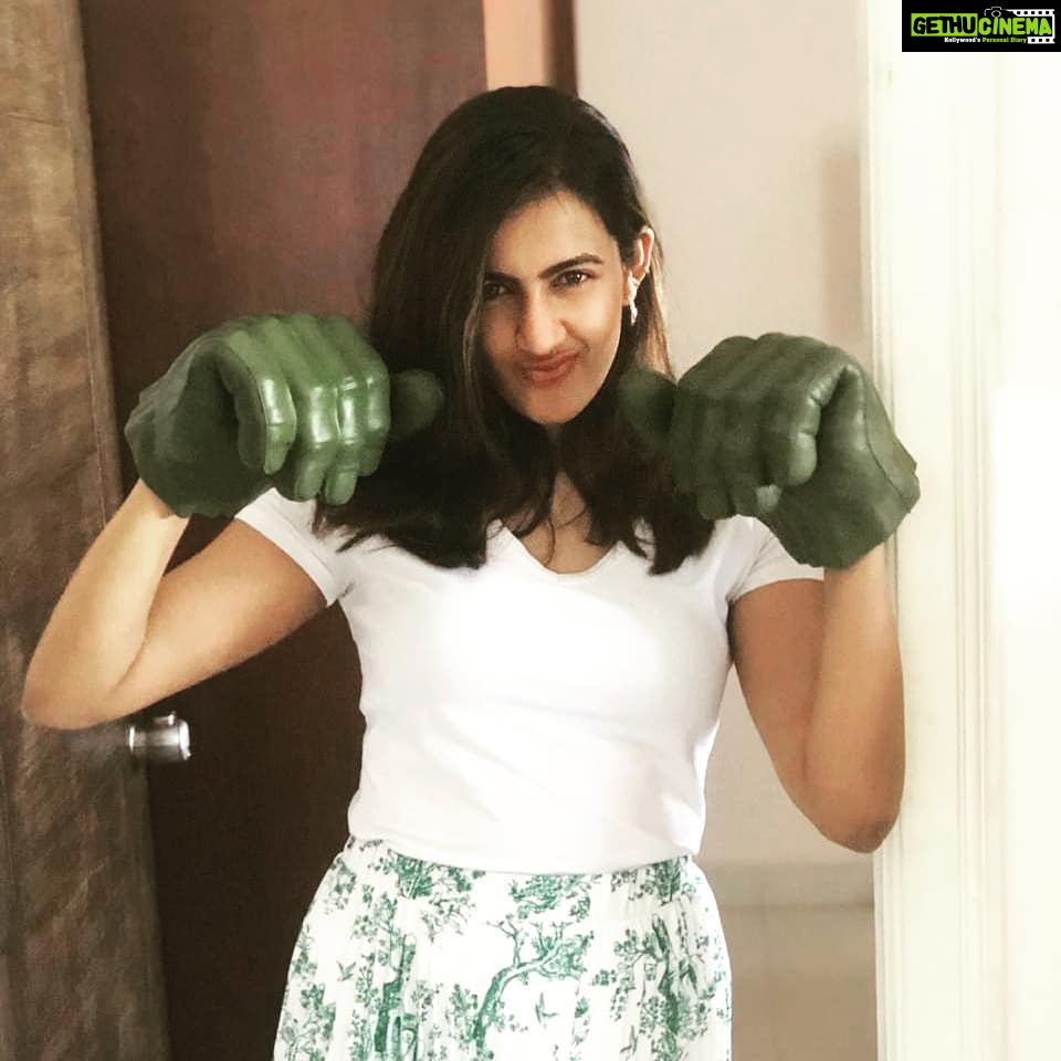 Niharika Konidela Instagram - Be serious about having fun!! 🍀 Shoo away the Monday blues! 👊🤗