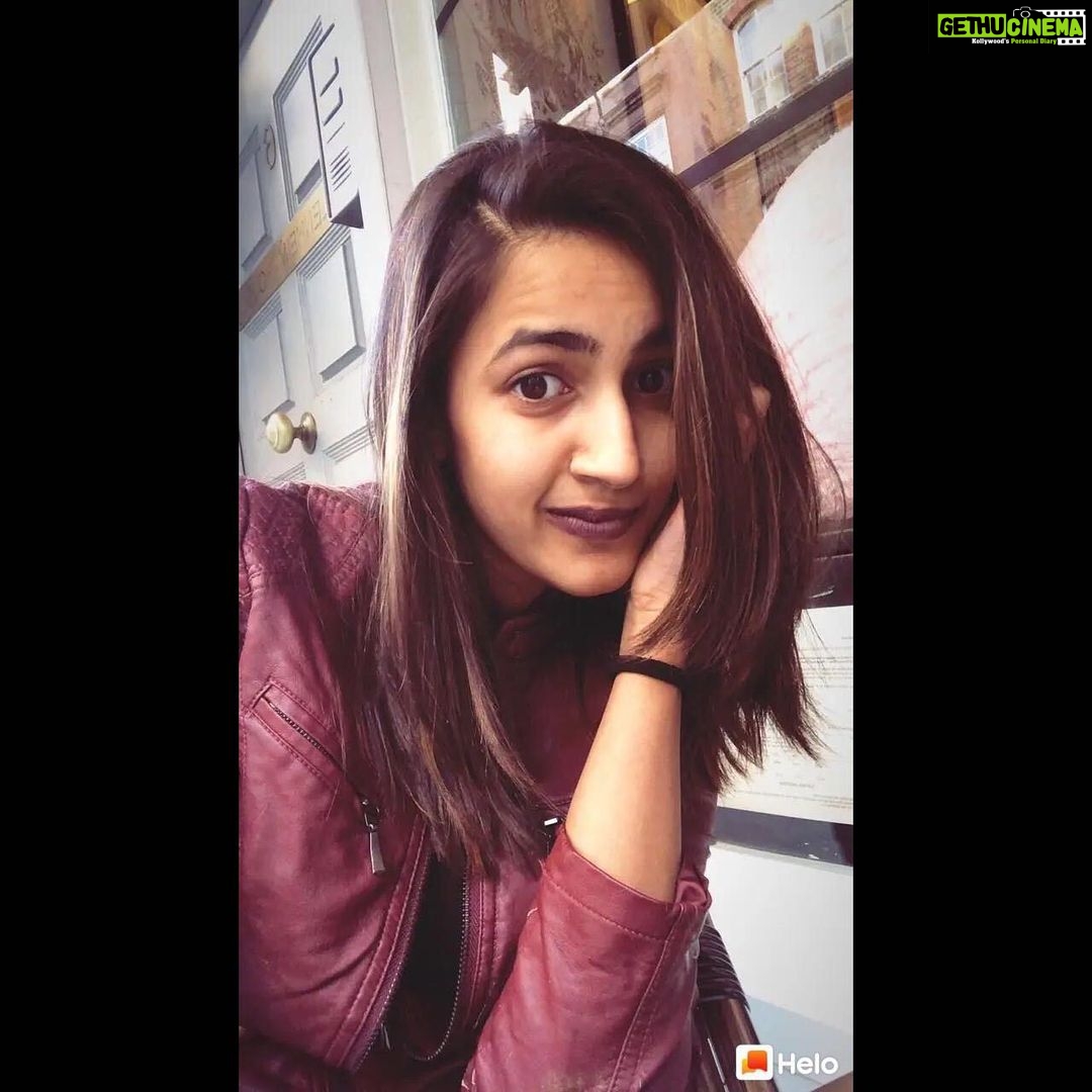 Niharika Konidela Instagram - London diaries commence! 🇬🇧 . . Follow on #Helo_App For more exclusive updates