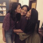Niharika Konidela Instagram - Happy birthday to the prettiest and the most talented hardworking mum I’ve ever seen!!👸🏼👨‍👩‍👧‍👧 @sushmitakonidela Thank you for giving me a second home in Hyderabad, thank you for the cutest little nieces! And thanks to my the coolest baba @vish.laggishettt ,I get to see you almost everyday!😍 I look up to you so much hunakka! I solemnly promise to be your stress busting joker, forever! You are my BOSS LADY! 👊🏼😘😘🤗🤗🤗 Hope you always stay worry-free and have an AMAZING year!! Love you to the moon and byaaakkk! 🤗😘💜💜💜💜💜💜💜