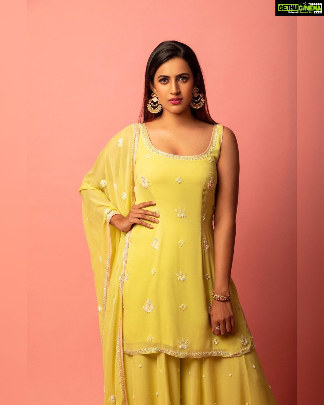 Niharika Konidela Instagram - Never easy, but always worth it.. 🐢 . ( Photoshoots. I’m talking about photo shoots) Outfit - @anitadongre Jewelry- @anitadongre Styled by - @ashwin_ash1 @hassankhan_3 Shot by - @shareefnadayala HMU- @ronan_mili