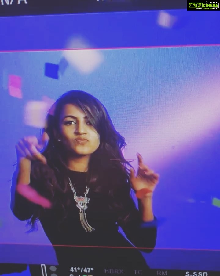 Niharika Konidela Instagram - HAKUNA MATATA 🥰 #iloveconfetti #suryakantham #skstories v.c. @pranithbramandapally 🤗