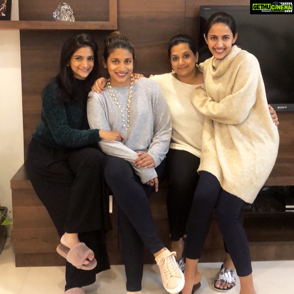 Niharika Konidela Instagram - Cold winters and warm hugs🤗 #thebestkind Miss my baby mama @sreeja_kalyan 😘