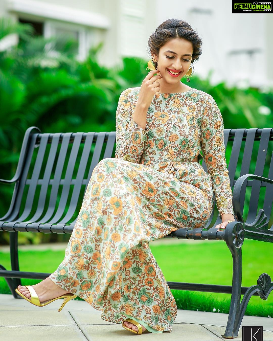 Niharika Konidela Instagram - Candid not candid 😉 Happywedding promotions! Outfit @mishruofficial Jewelry @suhanipittie Clicked by @merpkj Styled by @nithishasriram