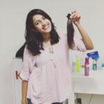 Niharika Konidela Instagram – Chopping off my hair wasn’t easy for me.. But i knew i needed change. So here i am! 
The same me, with shorter hair😃

Comment below if you wanna see videos of this makeover!😂
#kanthamhappy
@sushmitakonidela thank you for the emotional support!😛🤗