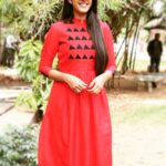 Niharika Konidela Instagram - Oru nalla naal paathu solren promotions! In theatres from FEB 2nd! 😁 #pressmeet #chennaitimes Outfit- @talashahyderabad