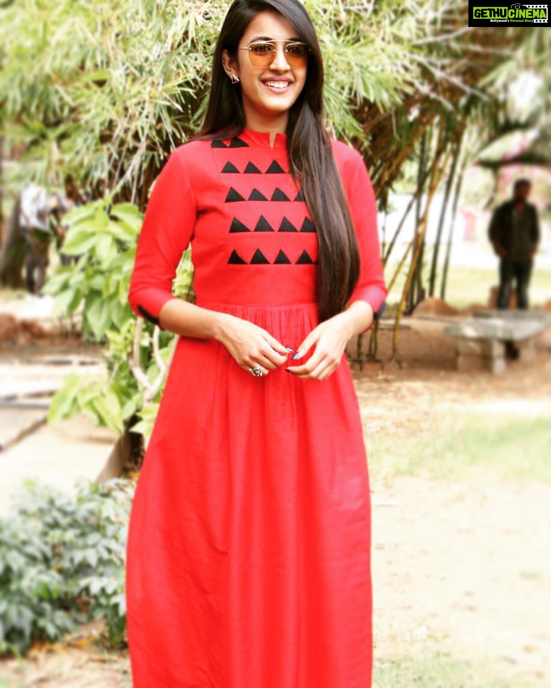 Niharika Konidela Instagram - Oru nalla naal paathu solren promotions! In theatres from FEB 2nd! 😁 #pressmeet #chennaitimes Outfit- @talashahyderabad