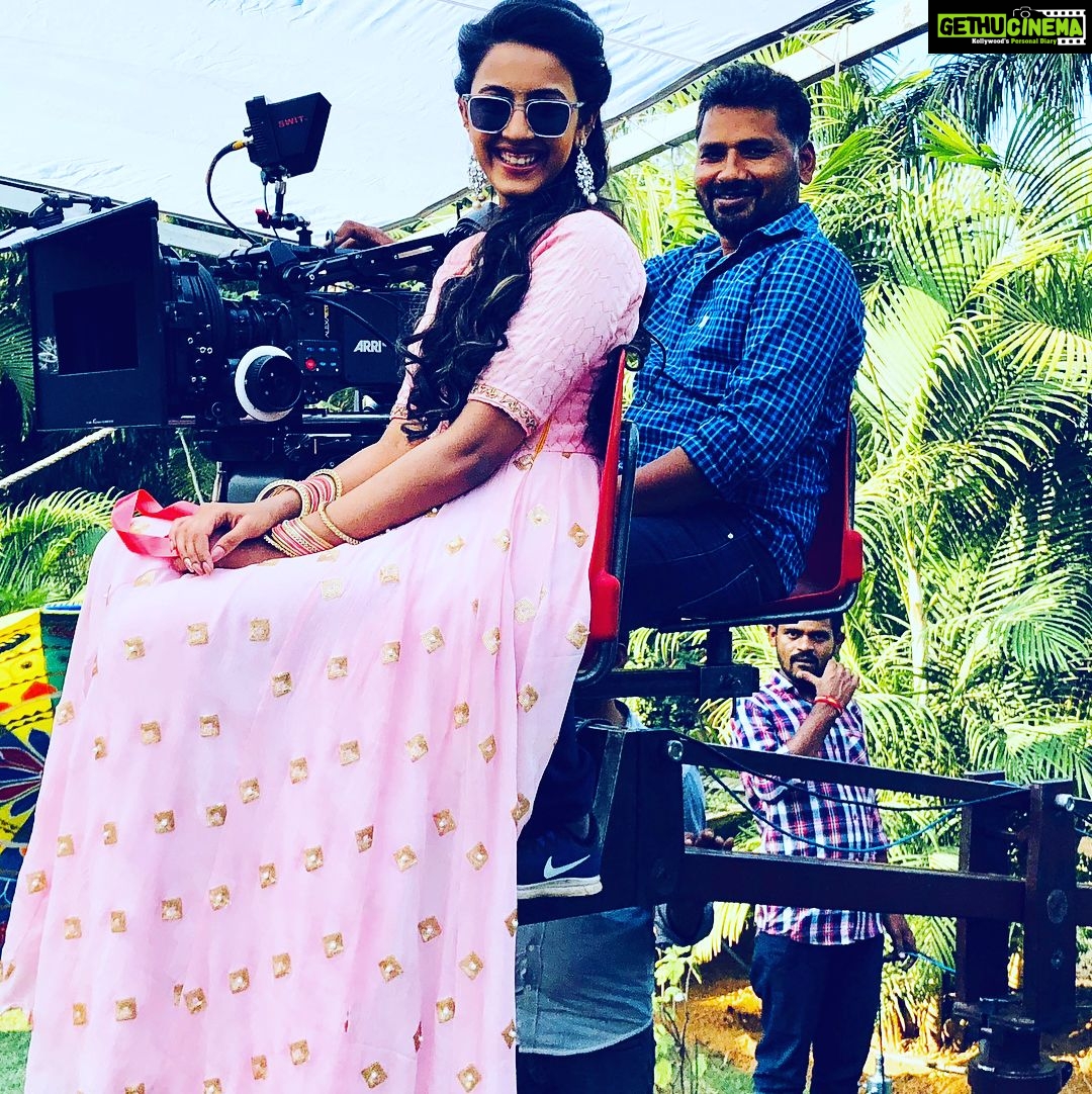 Niharika Konidela Instagram - From the First day to the last! It was a great great team to work with!Thank you everyone! My next film in Telugu- HAPPY WEDDING 💙