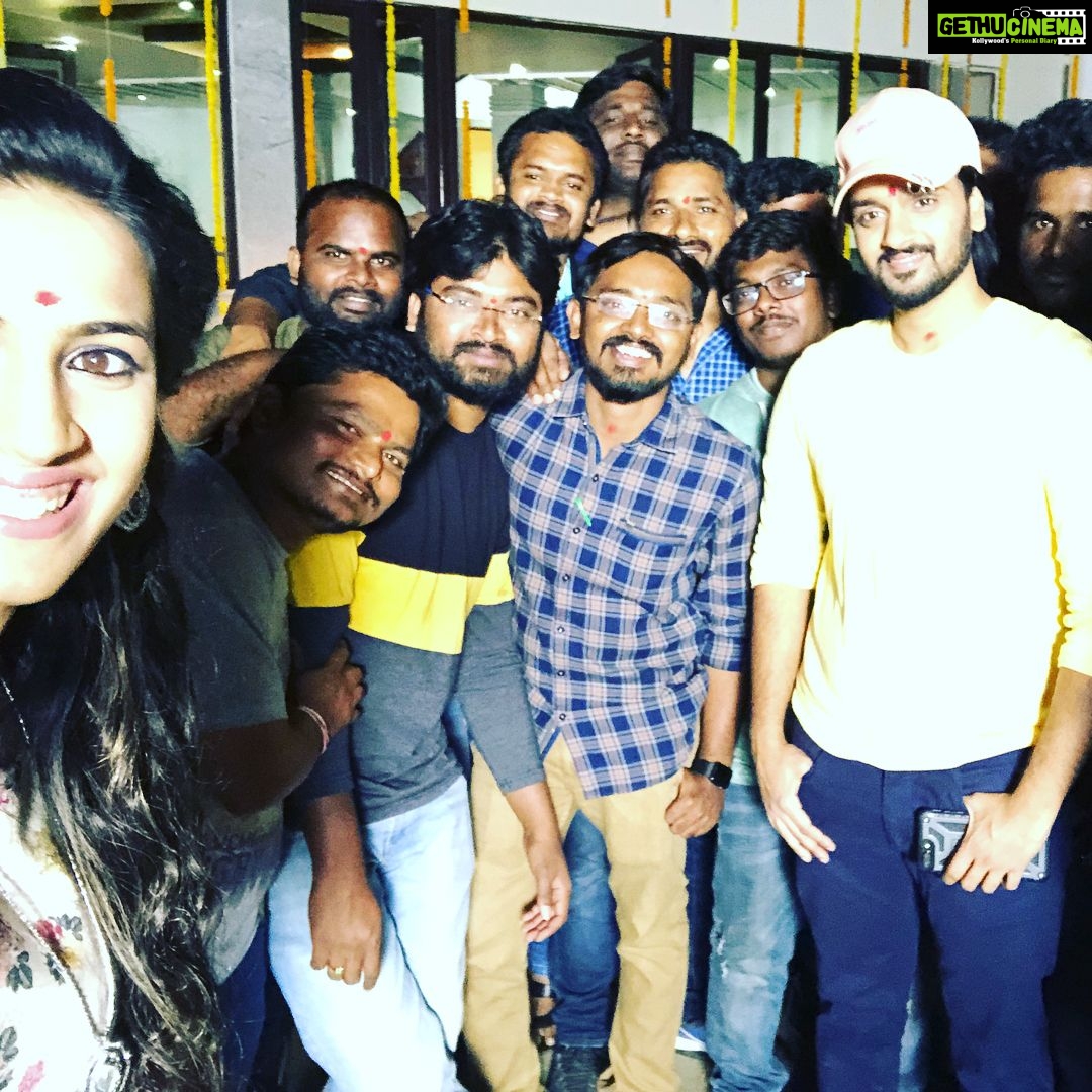 Niharika Konidela Instagram - From the First day to the last! It was a great great team to work with!Thank you everyone! My next film in Telugu- HAPPY WEDDING 💙