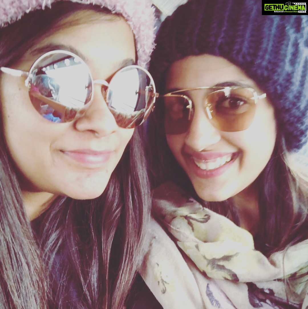 Niharika Konidela Instagram - 18.12.17 Thank you loves! You be the best! @thisis_anusha @varsha179 @sarmistakolla @bhairavudu @pranithbramandapally @nikhilsirivolu @aiswaryabuddhavarapu @jayasreebuddhavarapu @viveknalla Shimla