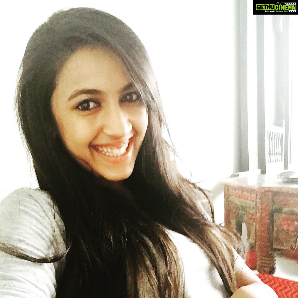 Niharika Konidela Instagram - If you're happy and you know it clap your hands! 😁👏🏻👏🏻