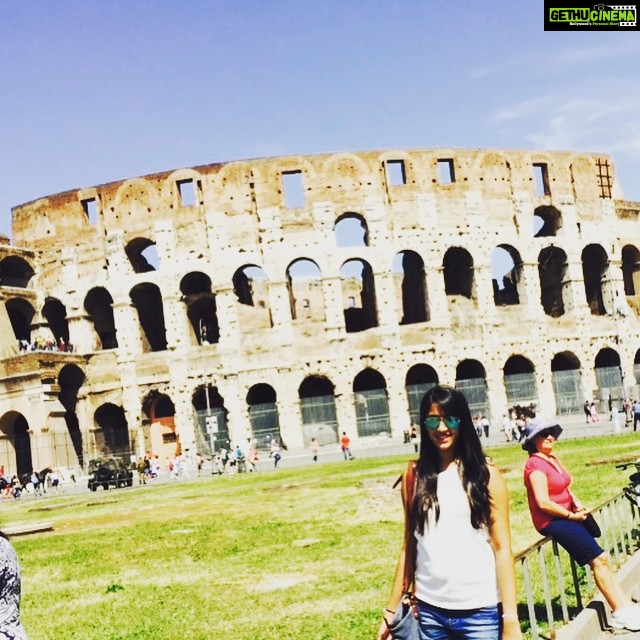Niharika Konidela Instagram - Rome! 😍#colosseum #family more pictures coming up!