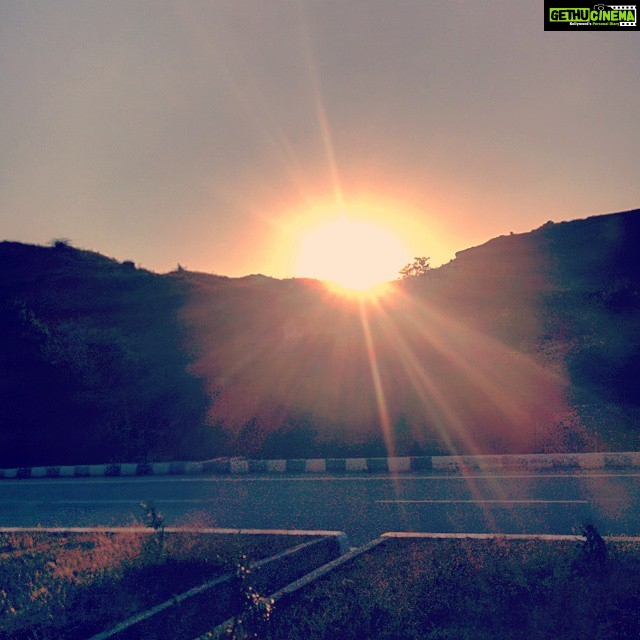 Niharika Konidela Instagram - #bangalore#roadtrip#family#sunset