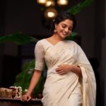 Nikhila Vimal Instagram - 🌻 📸: @anupchacko 👗: @jugalbandhi 💍: @kj.silverboutique 💄: @sajithandsujith Nirvāṇa Kochi