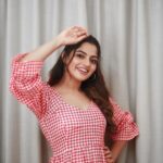 Nikhila Vimal Instagram – Up, close up & personal.
•
•
#chrismassyfeeling🎄 
📸: @pranavraaaj 
👗: @alka.hari 
👗👠💍: @styledbysmiji 
💄: @femy_antony__
