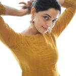 Nikhila Vimal Instagram - Be you.The world will adjust .😊 #mebeingme ♥️ 📸: @mr_shadowz_ 👗: @jugalbandhi