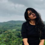 Nikhila Vimal Instagram - 🖤Take me back🖤