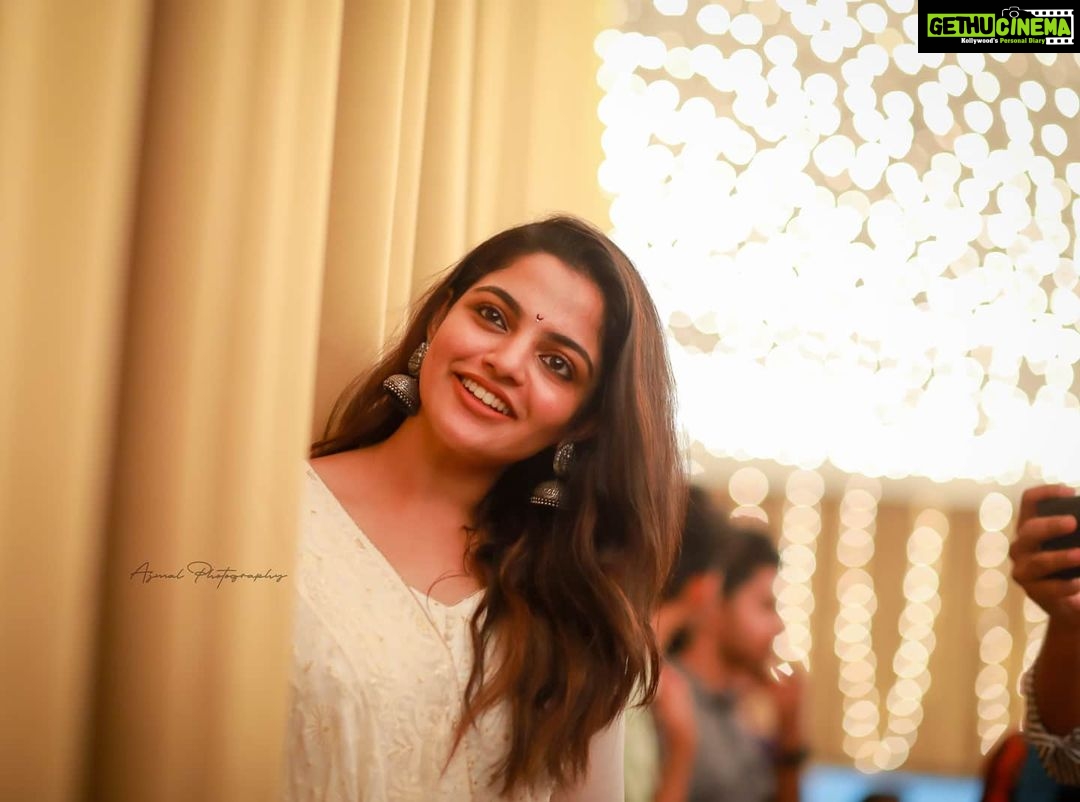 Nikhila Vimal Instagram - Whaaat 📸: @ajmal_photography_