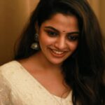 Nikhila Vimal Instagram - Just smile 😬 👗: @paris_de_boutique 📸: @sreeraj_capture Styling : @asaniya_nazrin