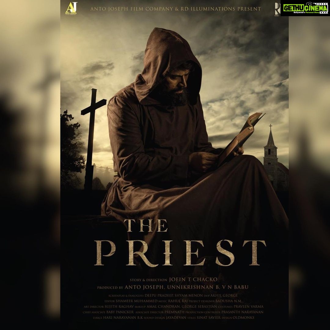 Nikhila Vimal Instagram - THE PRIEST ❤️ @thepriest_film . . . @mammootty @manju.warrier @jofin_t_chacko @antojosephfilmcompany @unnikrishnan_b_official @_saniya_iyappan_ @sreenathbhasi #thepriest