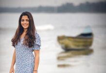 Nikhila Vimal Instagram - 🌊🤍🌊 📸: @bijith_dharmadam #thalasophile #loveeverythingaboutsea Muzhappilangad Beach