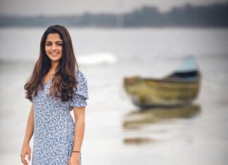 Nikhila Vimal Instagram - 🌊🤍🌊 📸: @bijith_dharmadam #thalasophile #loveeverythingaboutsea Muzhappilangad Beach