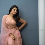 Nikhila Vimal Instagram - 🌸🌸🌸@srirajphotography @labelmdesigners @sajithandsujith @amarrajewels #throwback