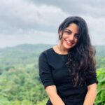 Nikhila Vimal Instagram - 🌸🌸🌸 📸 : ammavan 😁 #iphonephotography Kannur International Airport Limited
