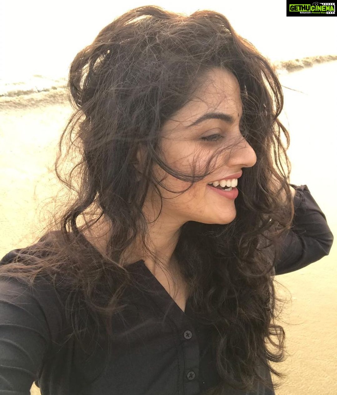 Nikhila Vimal Instagram - ”Her messy hair a visible attribute of her stubborn spirit.As she shakes it free, she smiles knowing wild is her favourite color. “ -j . Ironword #randomquotes #wholemess #blurryeyes