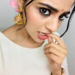 Nikhila Vimal Instagram - 🌸🌸🌸 👗: @milandesignkochi Makeup 💄: @unnips Styling : @sabarinathnath Jewelery : @sajithandsujith 😘😘