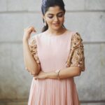 Nikhila Vimal Instagram - 📸 : @ajmal_photography_ 👗 : @thunnal Jewellery: @antegrasilver 💄: @unnips styling: @ni_ha_li Holiday Inn Cochin