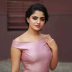 Nikhila Vimal Instagram - Thts for @vanithaofficial awrds Outfit💃: @paisleestudio Makeup n hair💄 : @sajithandsujith Styling👗 : @asaniya_nazrin 📸 : @retheesh_mohan_photography Kochi, India