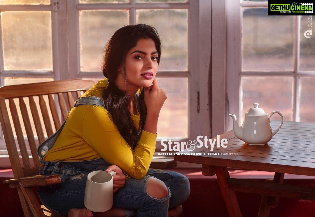 Nikhila Vimal Instagram - For star&style 📸 @arun_payyadimeethal Outfit👗: @madovershopping5 Styling: @arjun_vasudevs Makeup : @shibin4865 Location: @parisons_plantationexperiences
