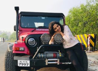 Nikhila Vimal Instagram - Light up ur day❤️ #morningvibes #thaar