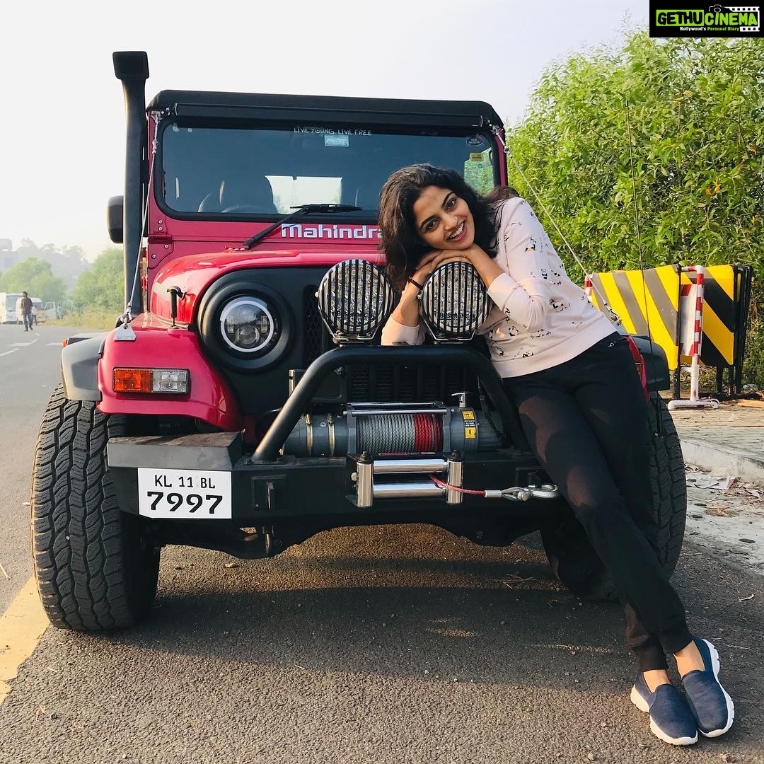 Nikhila Vimal Instagram – Mr.Aangala 😉 @bibingeorge.onair ...