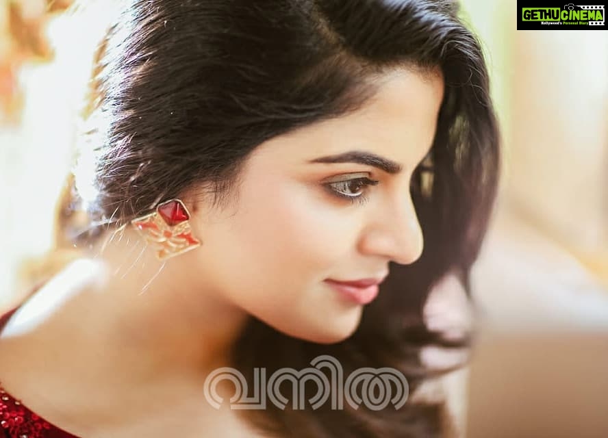 Nikhila Vimal Instagram - ❤❤ 📸 @syam__babu 💄💆♀️ @vijilmakeupartist @shiva_makeover 💃 @arshiya_naina @vanithaofficial Casino Hotel Willingdon Island Cochin