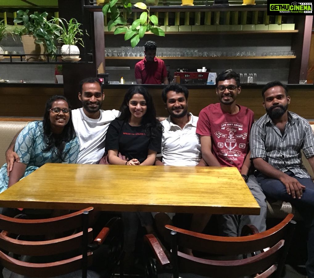 Nikhila Vimal Instagram - N I miss them❤️😭 @akhilsathyan @binoynalanda @cosky_posky @rajivpala1 @nandan #njanprakashan