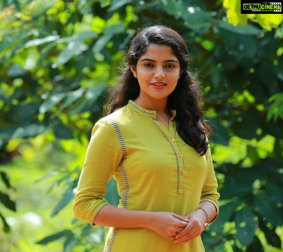 Nikhila Vimal Instagram - Salomi 😊 #njanprakashan #december21st#2daystogo 📸 @sureshkunissery