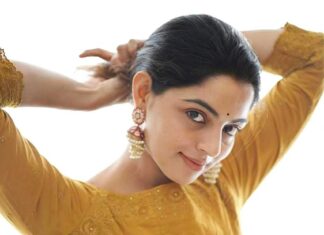 Nikhila Vimal Instagram - Be you.The world will adjust .😊 #mebeingme ♥️ 📸: @mr_shadowz_ 👗: @jugalbandhi