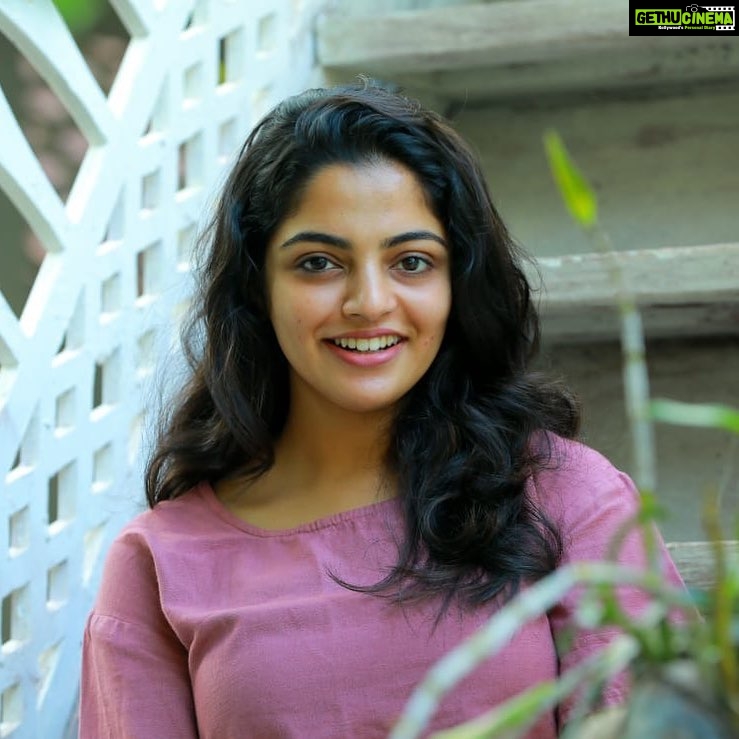 Nikhila Vimal Instagram - Make it a December to remember❤️ @premlalpattazhy 📸