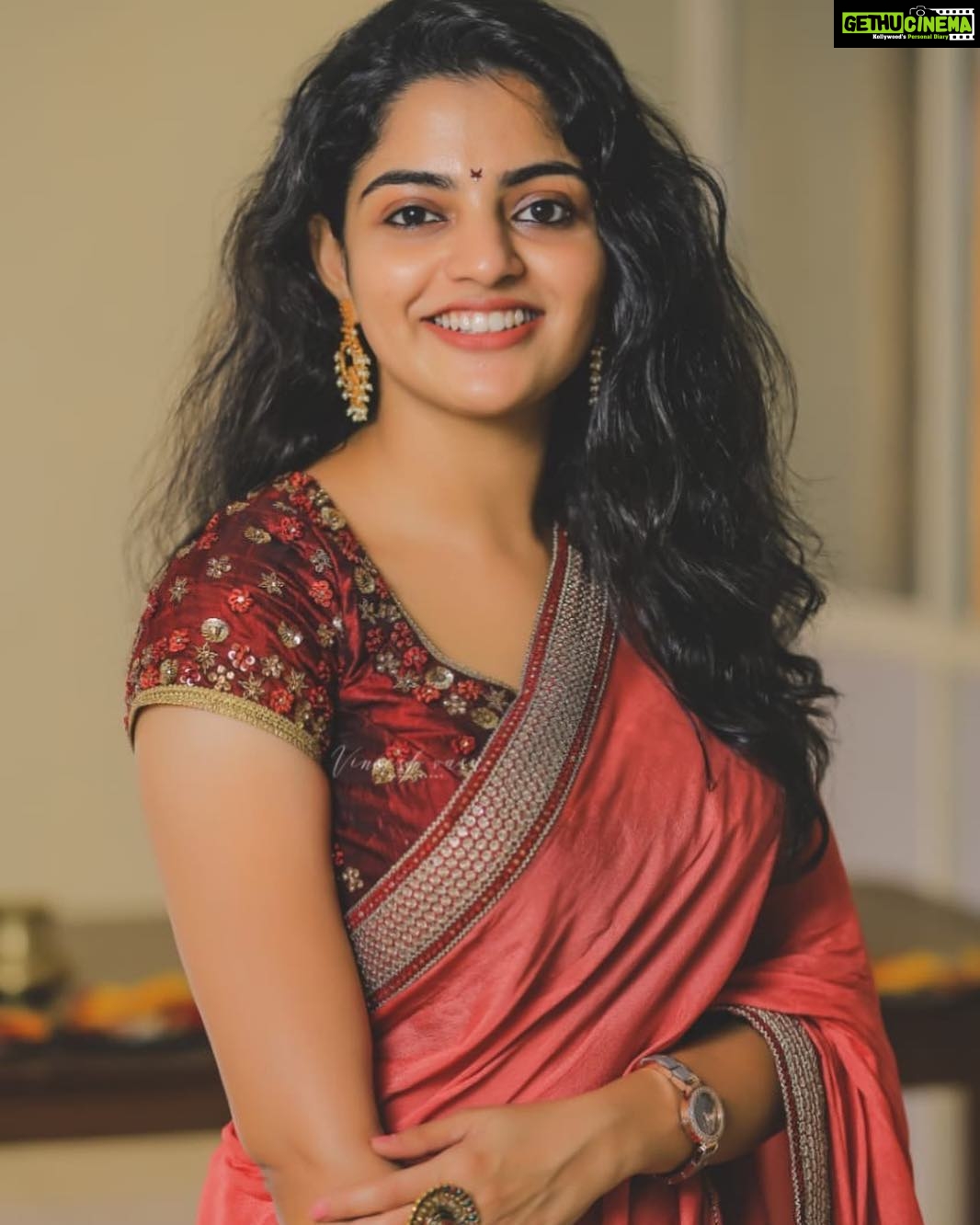 Nikhila Vimal Instagram - 😁😁😁 @vineesh_vinu_vasu photography ❤️saree by @essentialchanges ❤️