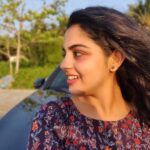 Nikhila Vimal Instagram - Smile 😃 smile 😃 📸 @ranjith_karunakaran ❤️ Muzhappilangad Beach
