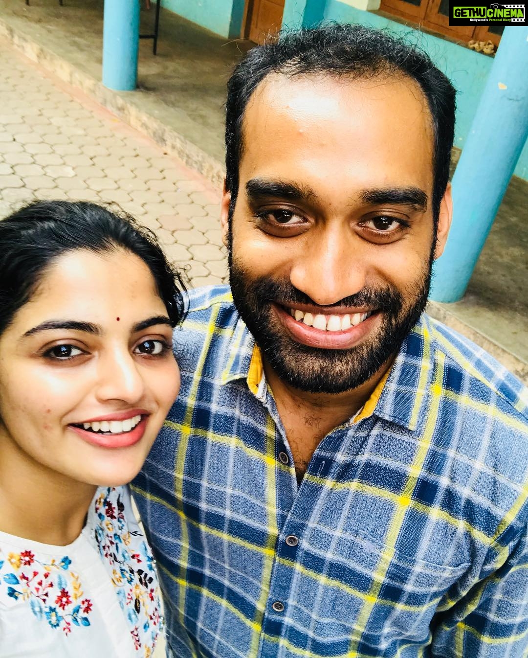 Nikhila Vimal Instagram - ❤️❤️❤️ #thambran#muraliettan#kunjunnichetan#akhiletan#binoyetan #coskyposky#njanprakashan#packupdayslfies