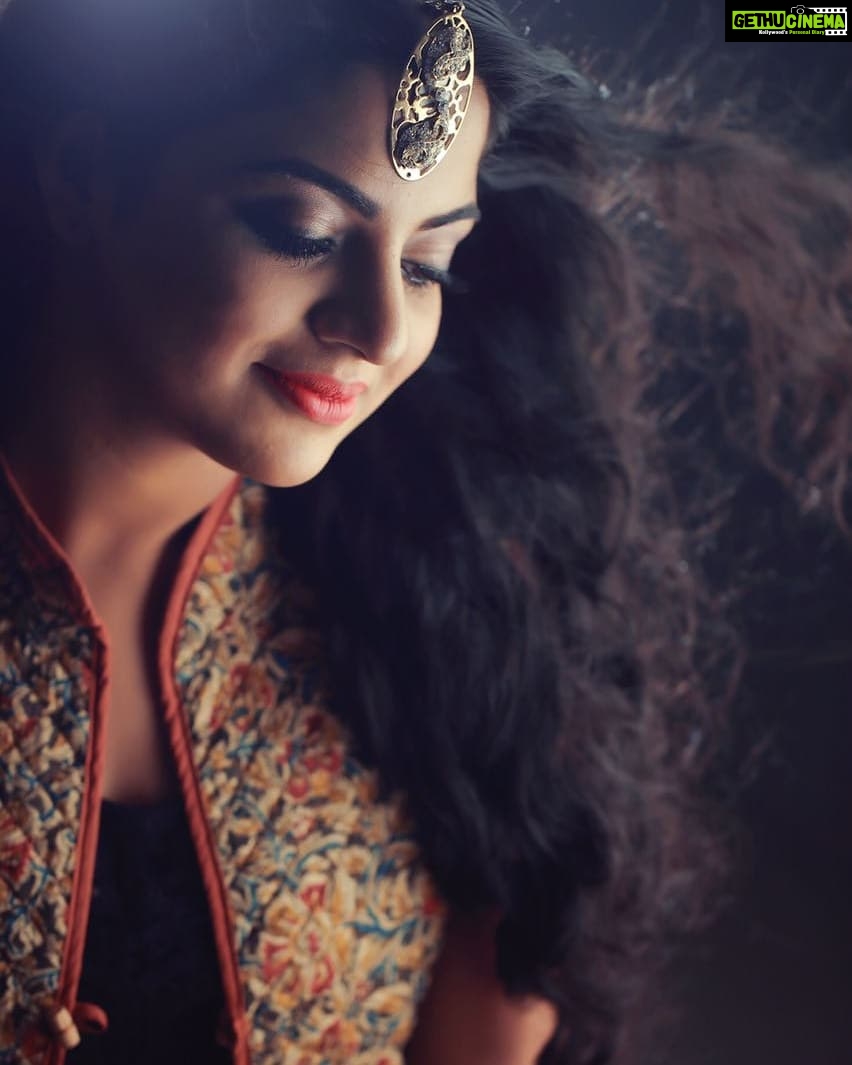 Nikhila Vimal Instagram - An @aghoshvyshnavam click😁 #majorthrowback #frstportfolio