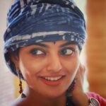 Nikhila Vimal Instagram - When my saree is too long to handle,I wil tie it on my head n pose like this😜😝🤕 #dramaqueenspotted# akhilavimal photography..