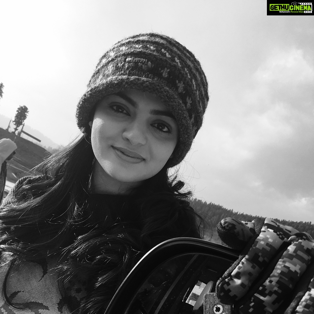 Nikhila Vimal Instagram - #tb to Kashmir days..❤️❤️