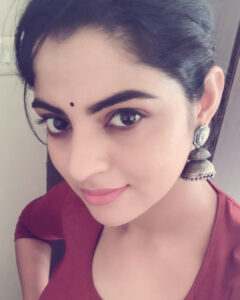 Nikhila Vimal Instagram - Self analysis 😜 jewel courtesy @ananyasjewelhut