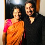 Nikhila Vimal Instagram - Her fan girl moment 😍😍 #amma#vineethetan #theirsmile😍😍#aravindanteadhithikal @vineeth84 😍😍