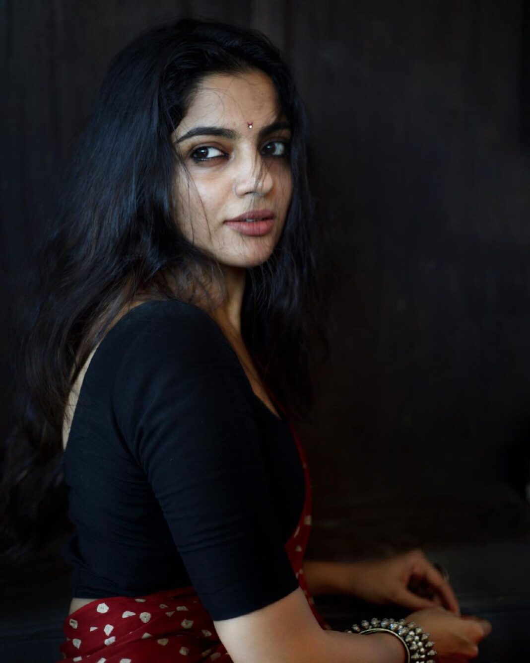 Nikhila Vimal Instagram - 👀
