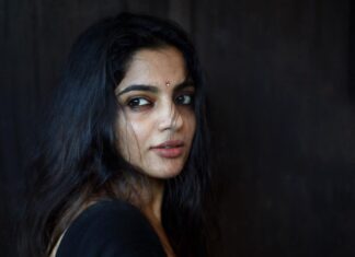 Nikhila Vimal Instagram - 👀